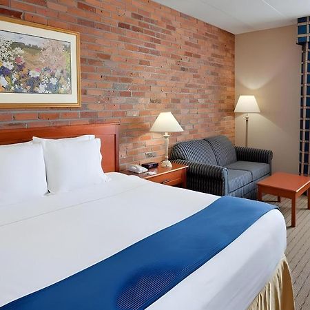 Holiday Inn Express Toronto East - Scarborough By Ihg מראה חיצוני תמונה