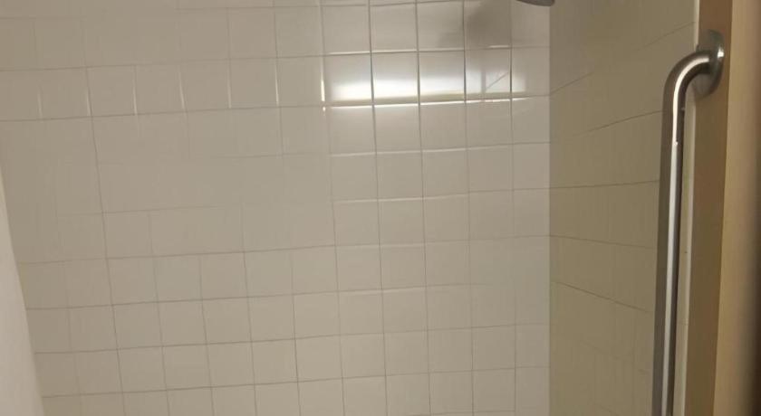Holiday Inn Express Toronto East - Scarborough By Ihg מראה חיצוני תמונה
