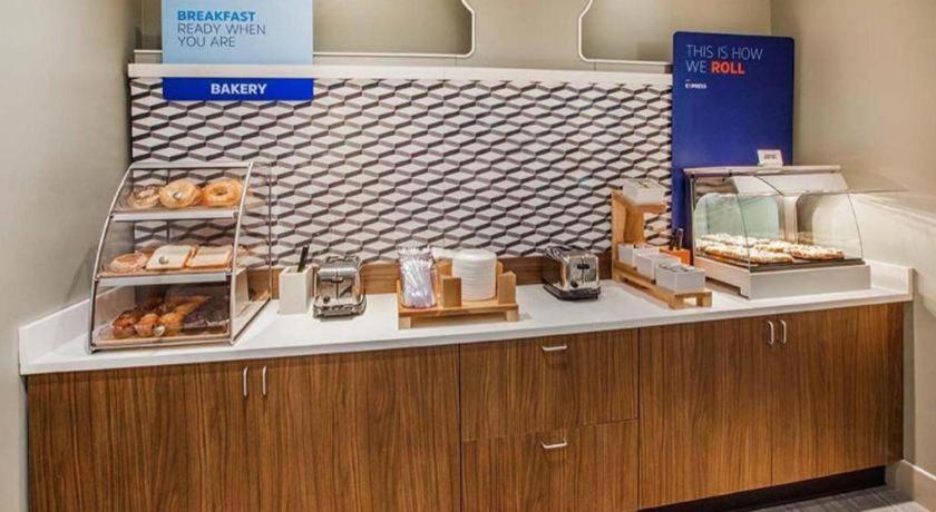Holiday Inn Express Toronto East - Scarborough By Ihg מראה חיצוני תמונה