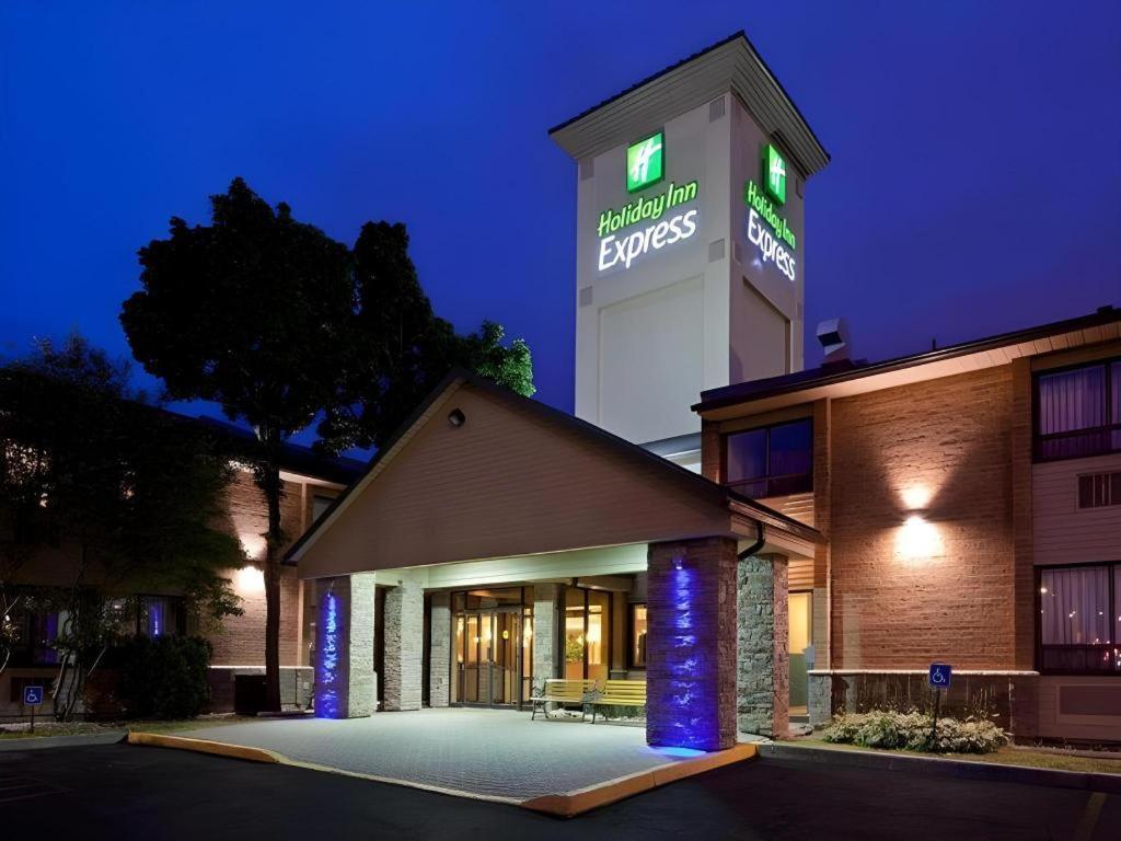 Holiday Inn Express Toronto East - Scarborough By Ihg מראה חיצוני תמונה