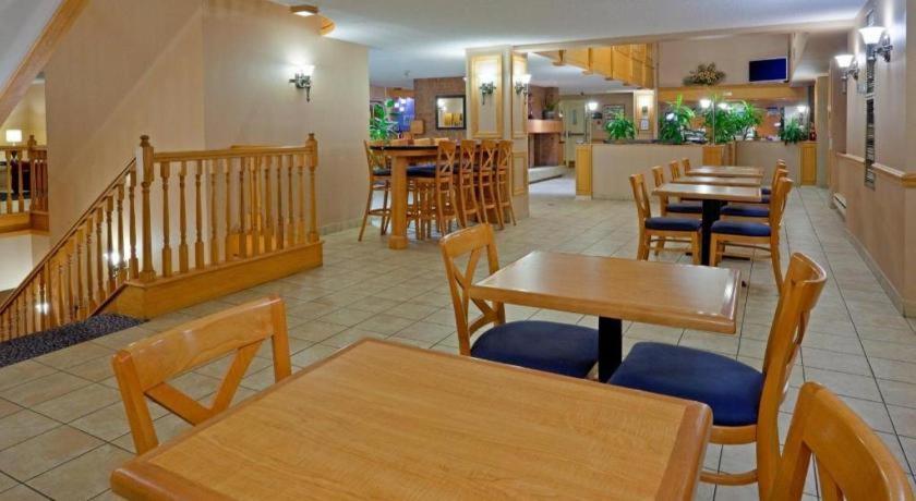 Holiday Inn Express Toronto East - Scarborough By Ihg מראה חיצוני תמונה
