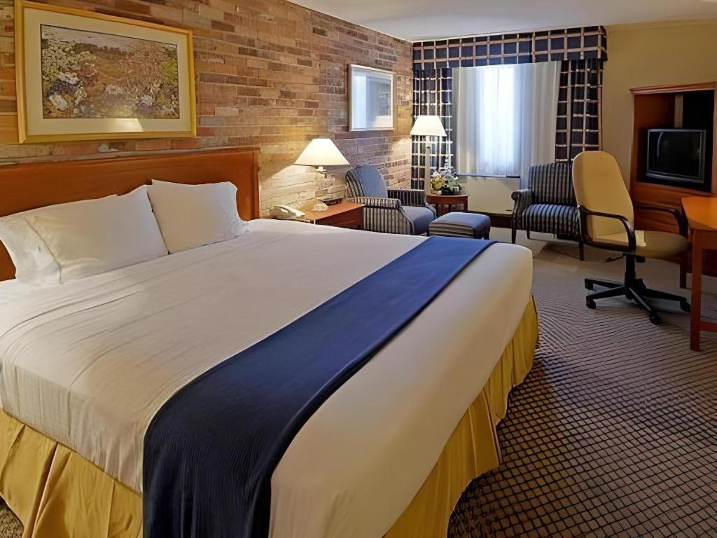 Holiday Inn Express Toronto East - Scarborough By Ihg מראה חיצוני תמונה